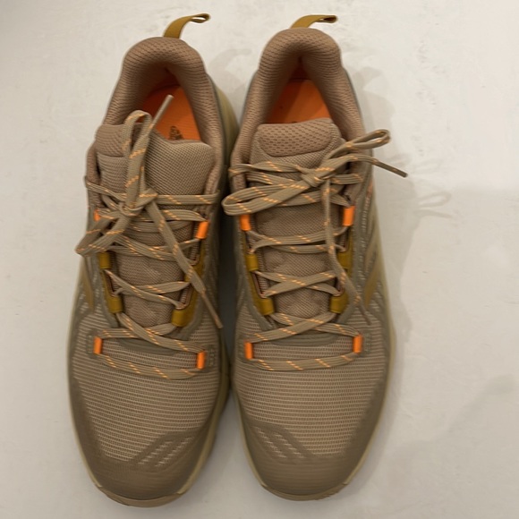 ADIDAS TERREX SWIFT R3 HIKING BEIGE/GOLD/ORANGE SNEAKERS MENS SIZE 10 - Picture 2 of 16
